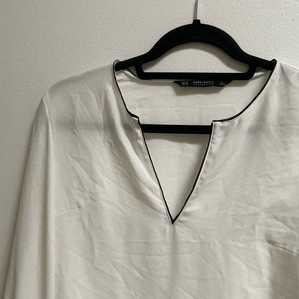 Zara V-Neck Contrast Trim Chiffon Blouse XS - Picture 2 of 5